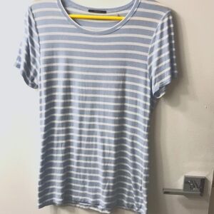 Tahari White and Blue Gray Fitted Short Sleeve Tee
